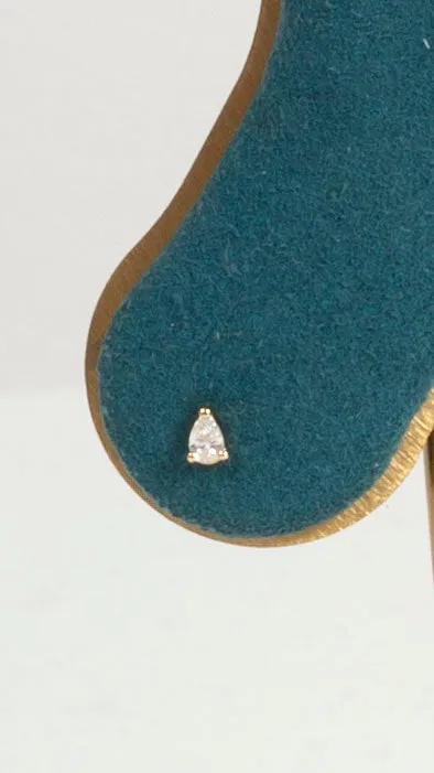 14k Pear Diamond Single Stud - Gold