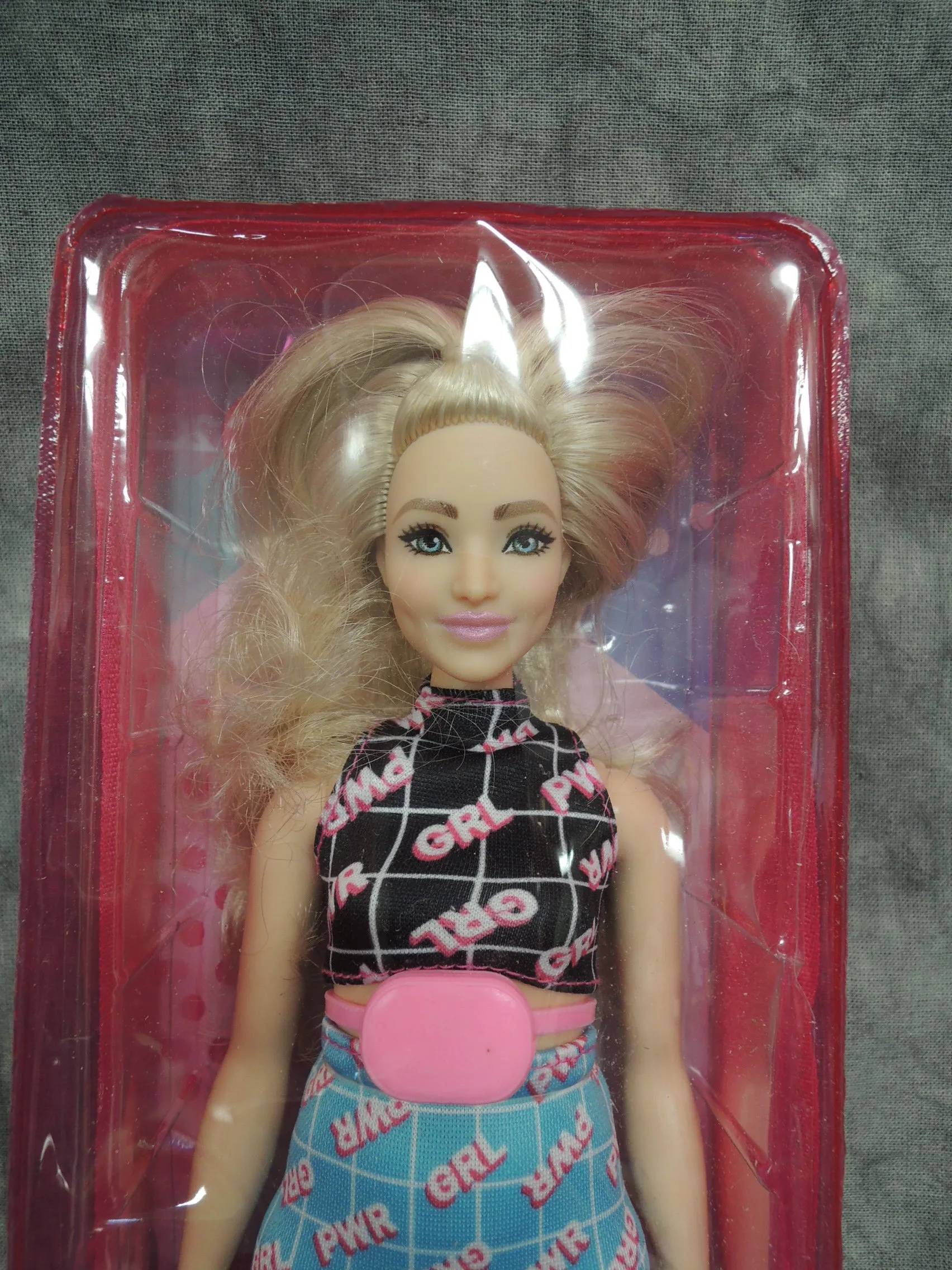 Barbie Fashionistas Doll #202, Curvy Body With Blonde Hair And Accessories- Brand New!