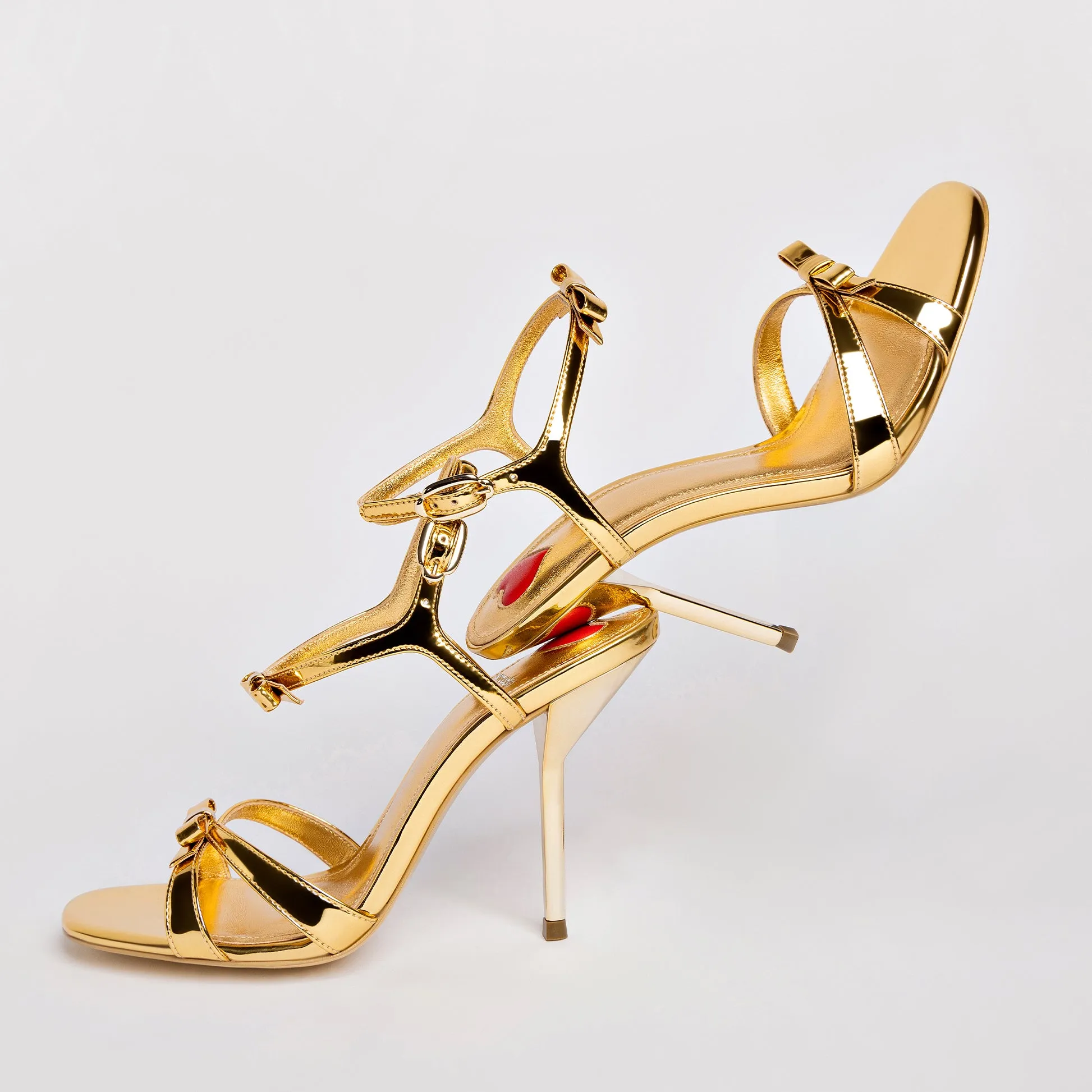 Brooks Sandal In Gold Specchio