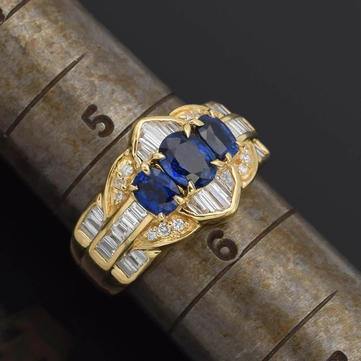 Estate 18K Yellow Gold 1.34 Ct Sapphire & 1.00 TCW Diamond Band Ring