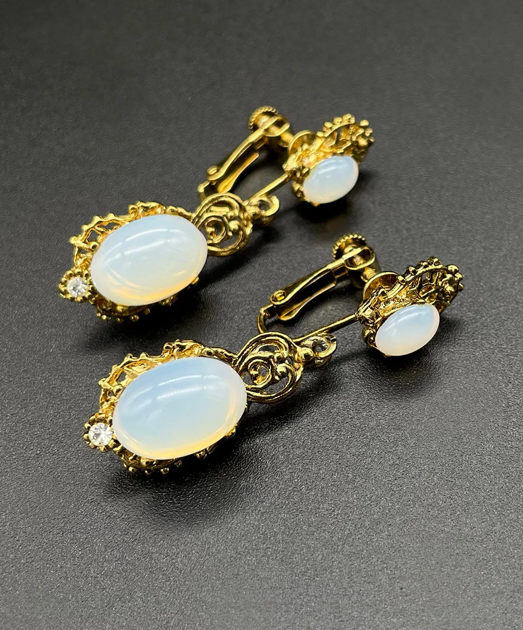 【フランス輸入】ヴィンテージ SPHINX カボション ビジュー イヤリング/Vintage SPHINX Cabochon Bijou Clip On Earrings